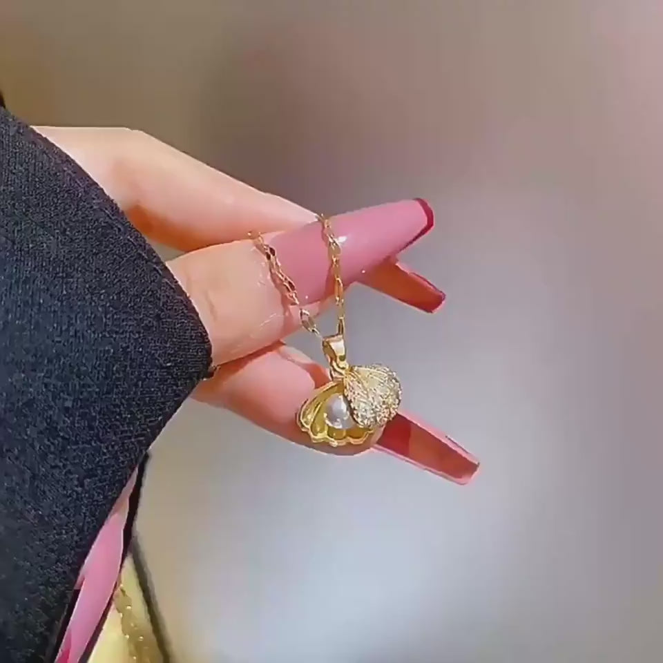 Shell Pearl Rhinestone Necklace video